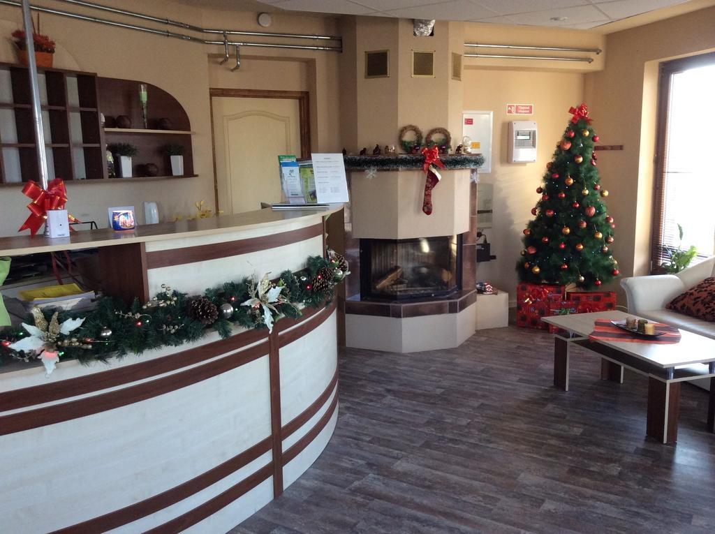 Abszolut Hotel Es Panzio Nyírbátor Zewnętrze zdjęcie