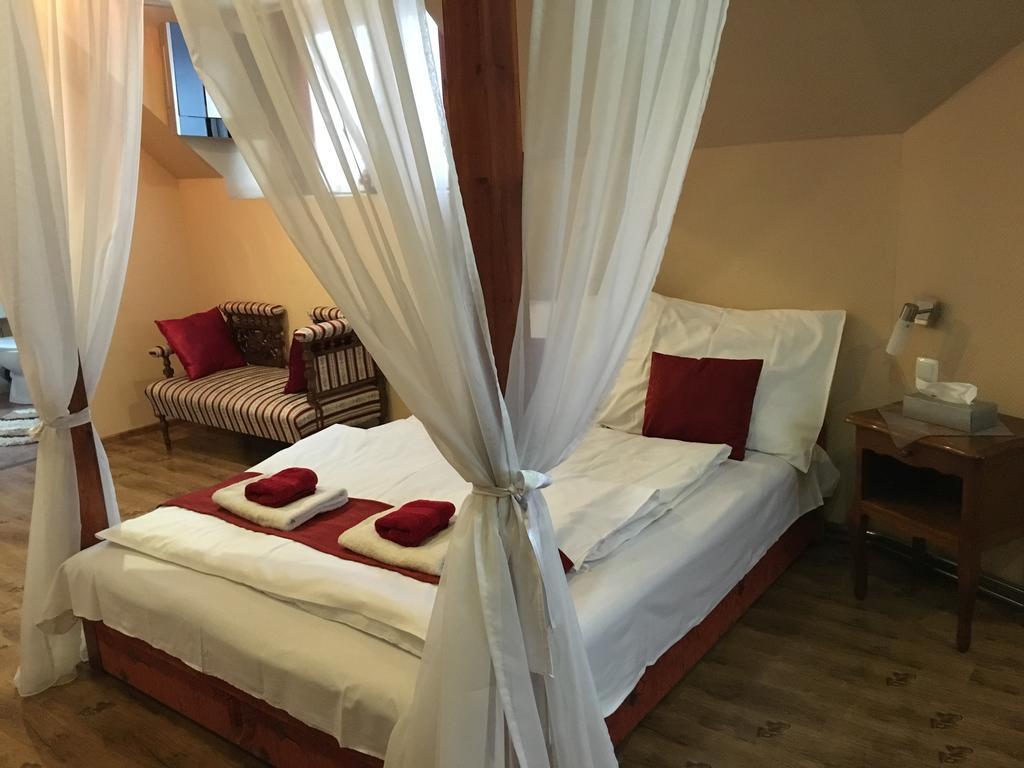 Abszolut Hotel Es Panzio Nyírbátor Pokój zdjęcie