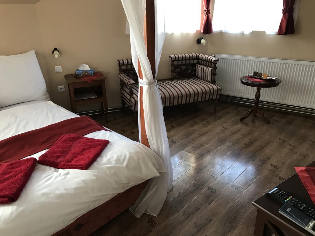 Abszolut Hotel Es Panzio Nyírbátor Zewnętrze zdjęcie