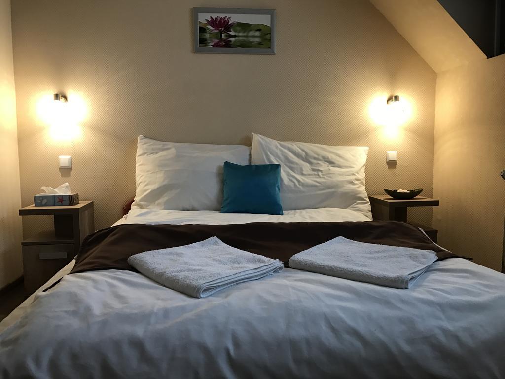 Abszolut Hotel Es Panzio Nyírbátor Zewnętrze zdjęcie