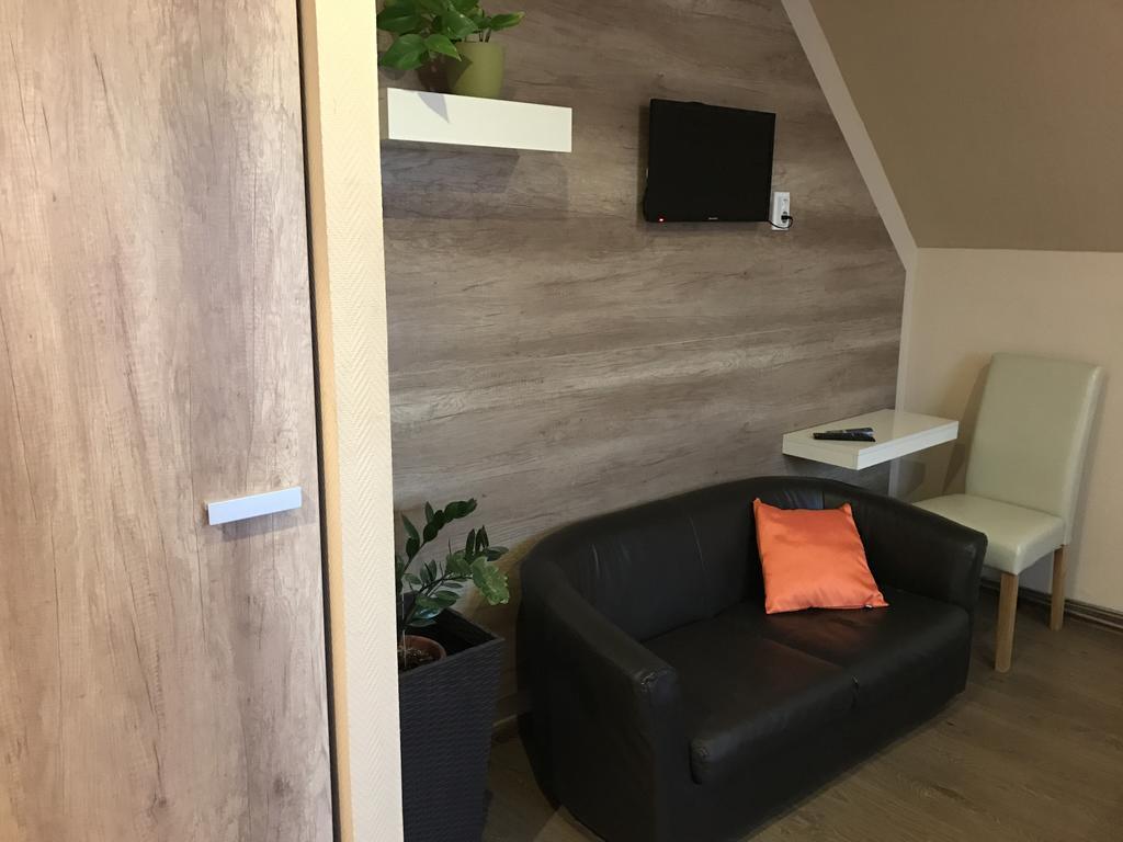 Abszolut Hotel Es Panzio Nyírbátor Zewnętrze zdjęcie