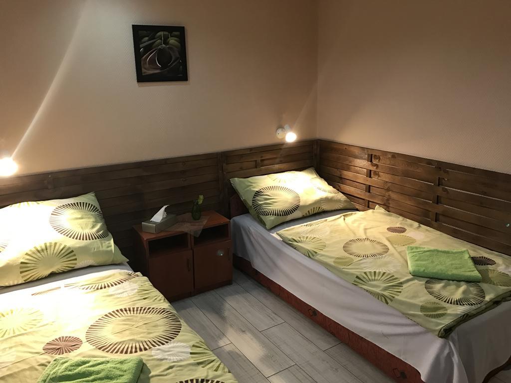 Abszolut Hotel Es Panzio Nyírbátor Zewnętrze zdjęcie