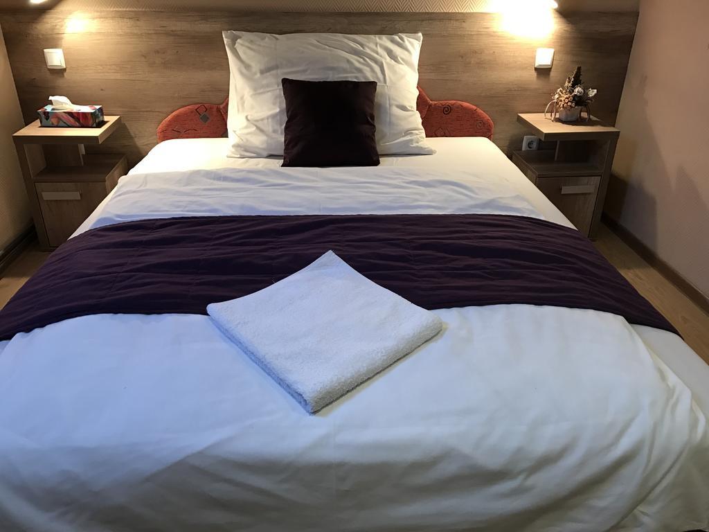 Abszolut Hotel Es Panzio Nyírbátor Zewnętrze zdjęcie