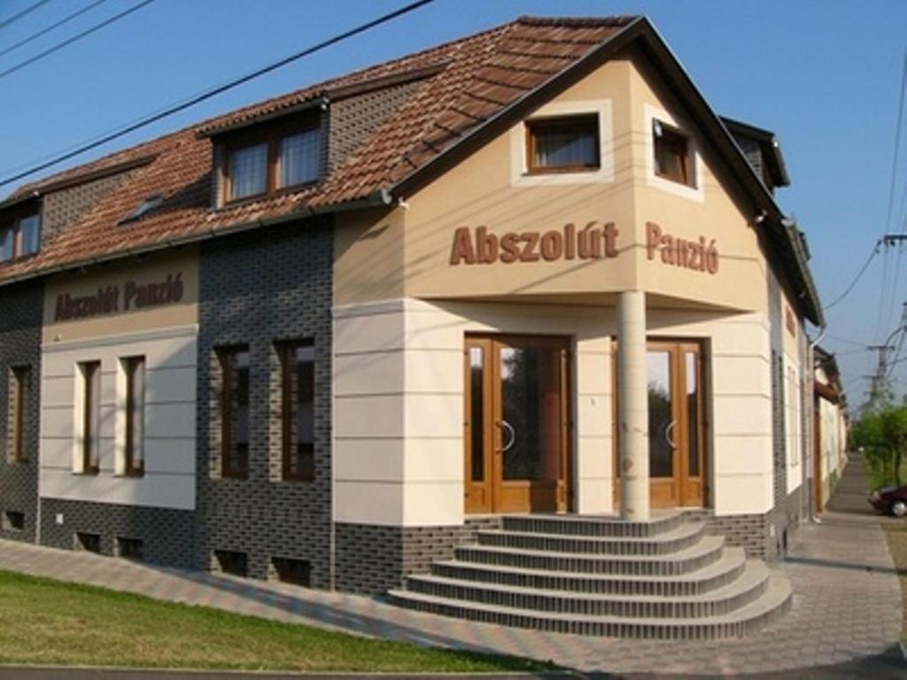 Abszolut Hotel Es Panzio Nyírbátor Zewnętrze zdjęcie