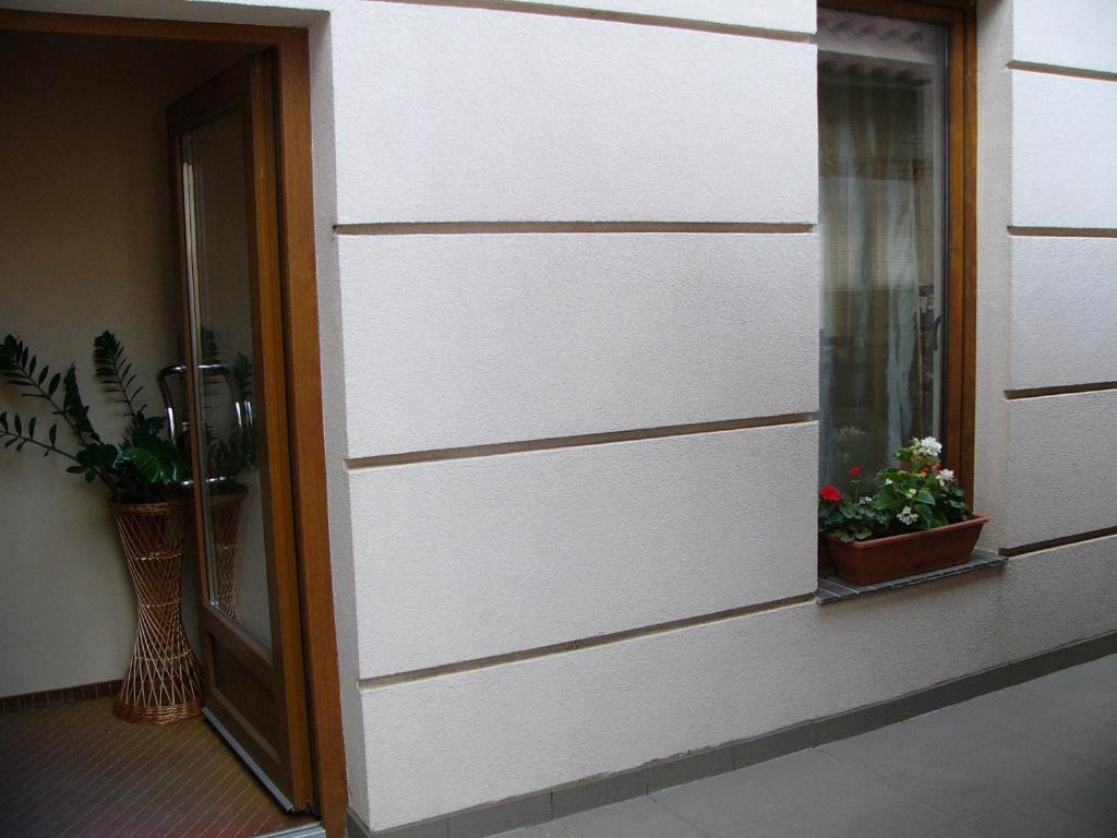 Abszolut Hotel Es Panzio Nyírbátor Zewnętrze zdjęcie